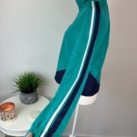 U.S. Polo Assn. Turquoise Rapids Color Block Cropped Popover Top size nedium - Picture 4 of 9